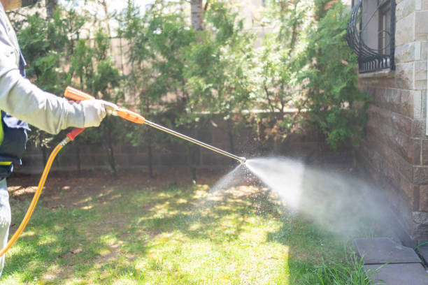 Best Wildlife Control Services  in Lyndon, KS